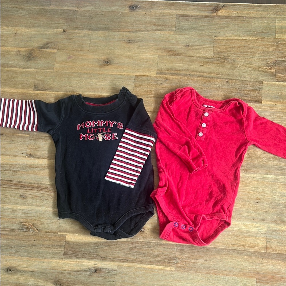 Bundle of 2 bodysuits